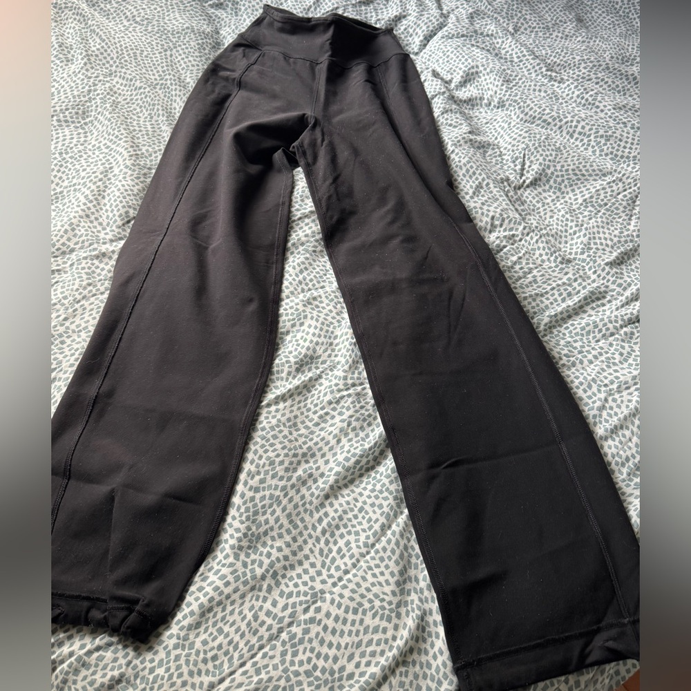 Lululemon size 4 strait leg pants luon